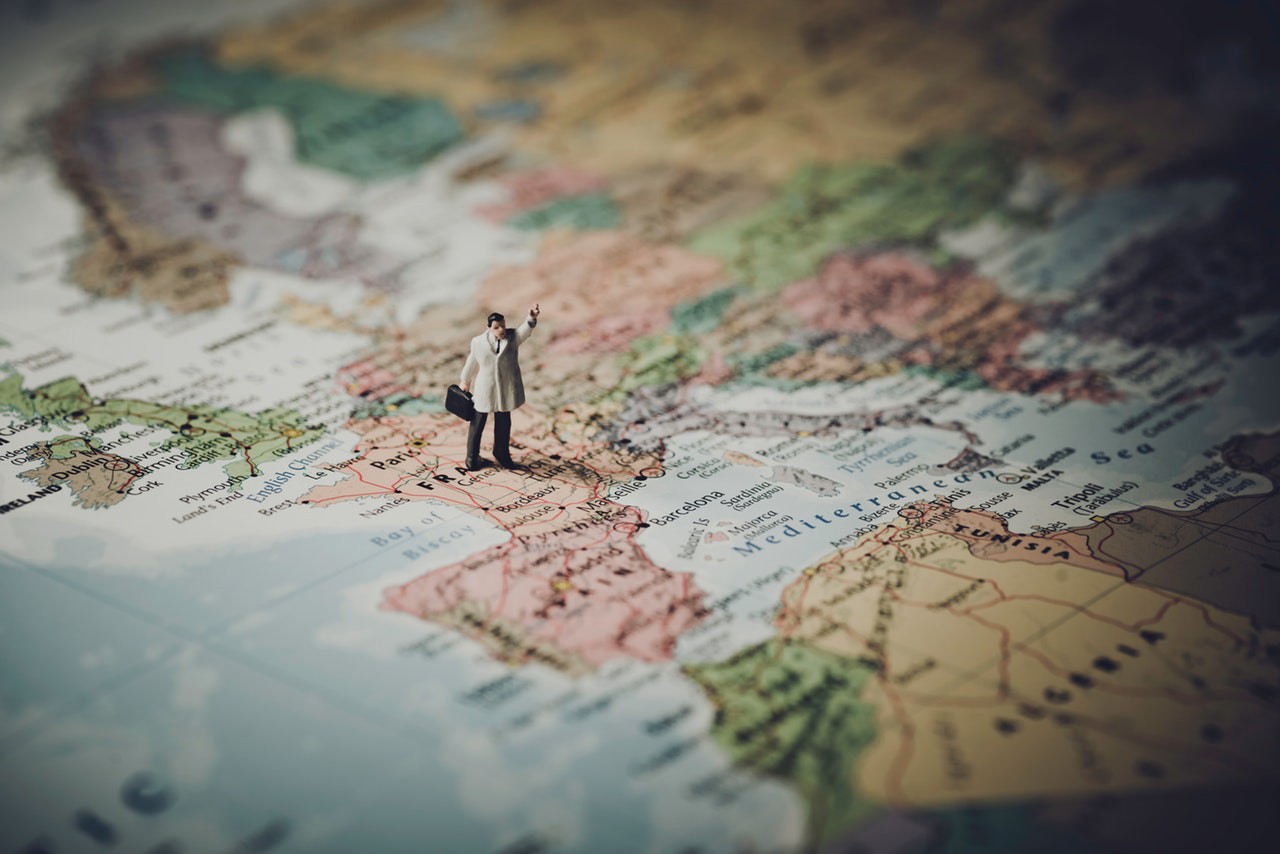 the advantages and disadvantages of globalization