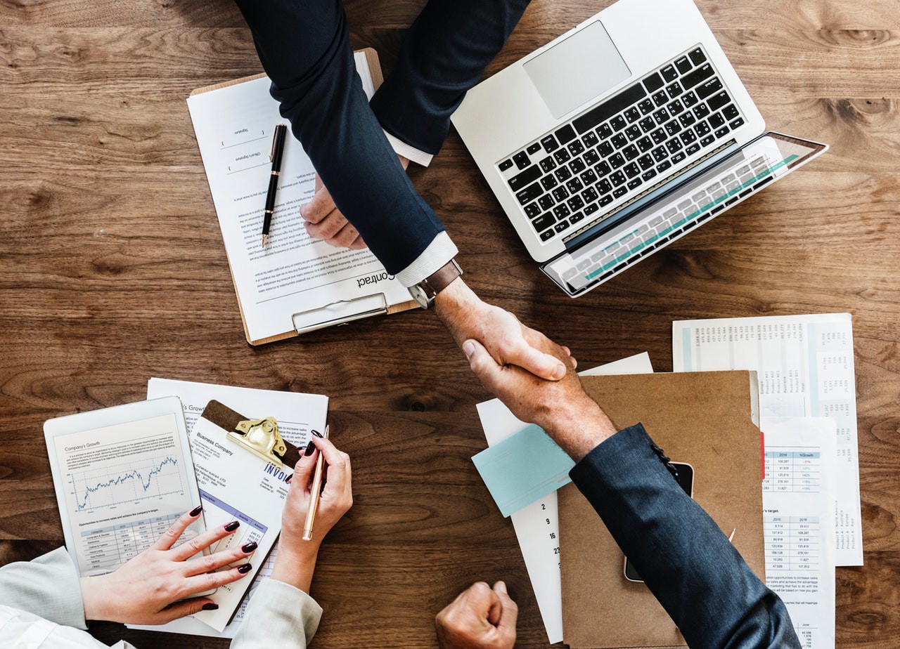 advantages and disadvantages of a business partnership