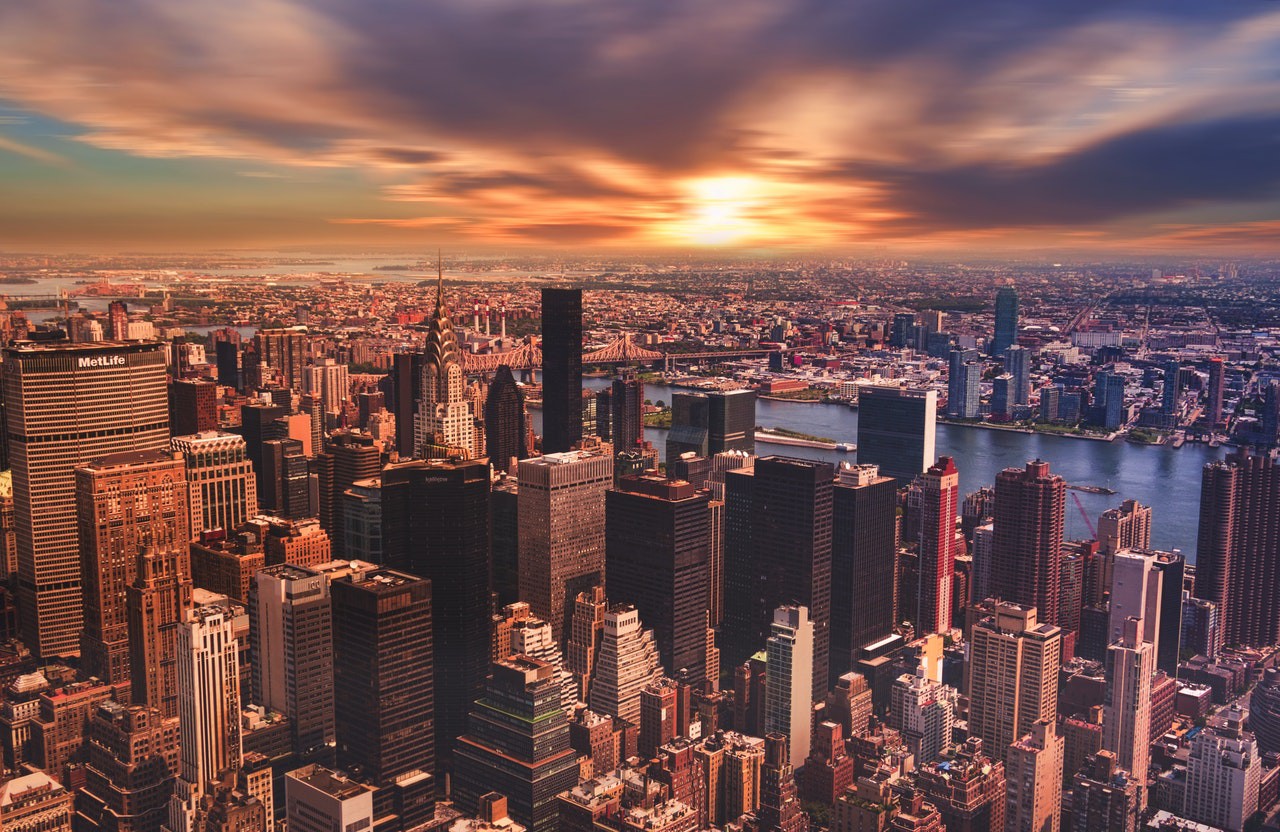 What are the Advantages and Disadvantages of Living in New York City?