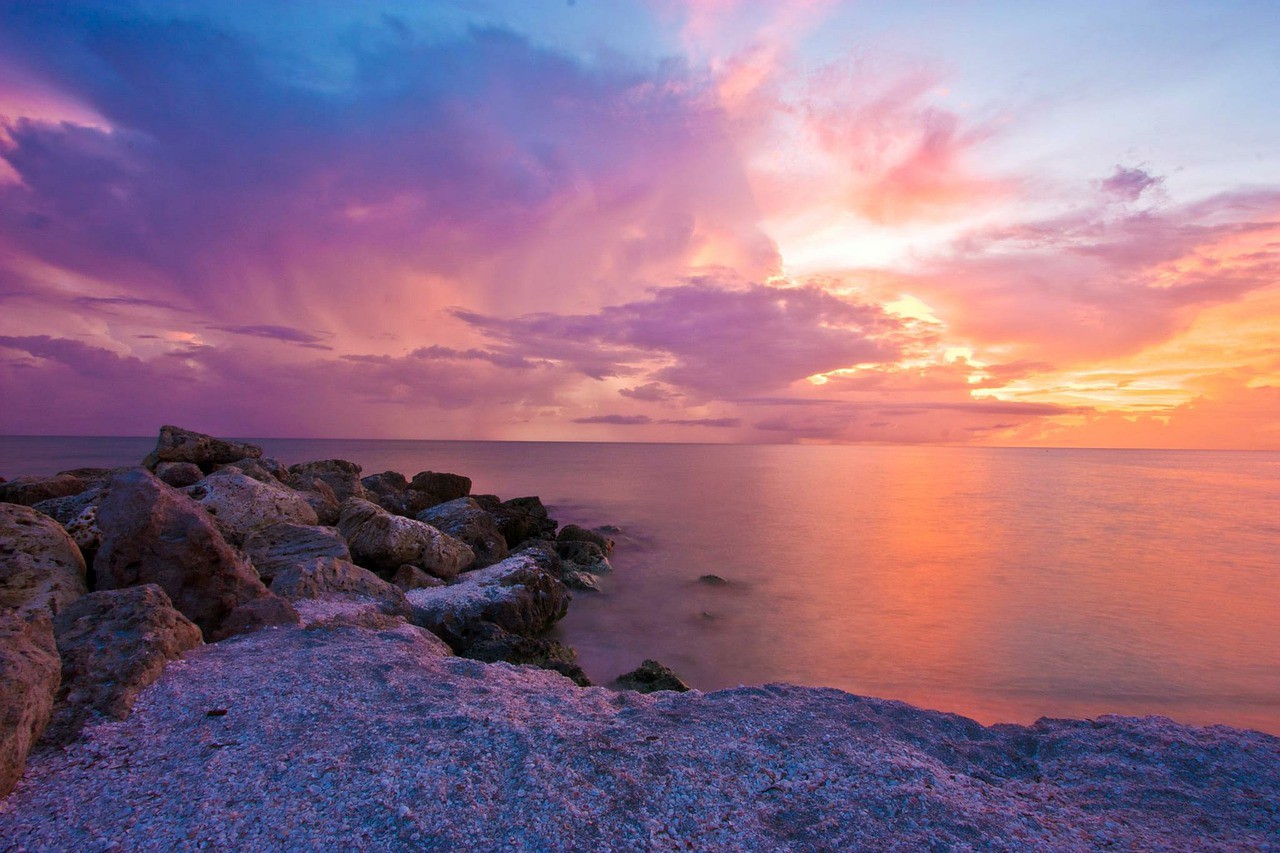 What are the Advantages and the Disadvantages of Living in Sarasota in Florida?